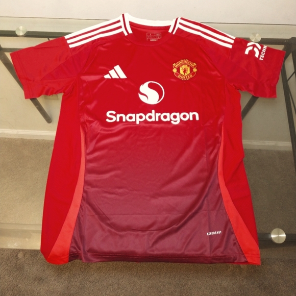 Manchester United Jersey - Picture 4 of 5